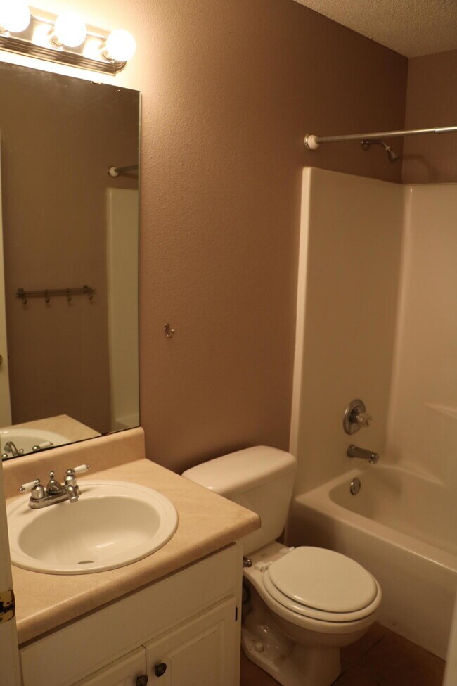 Photo - 1784 Ivalea Cir