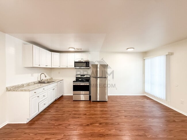 Photo - 5611 Fulcher Ave Unidad 5