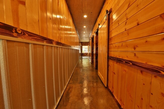 Photo - Rustic Home in Heart of Martin!