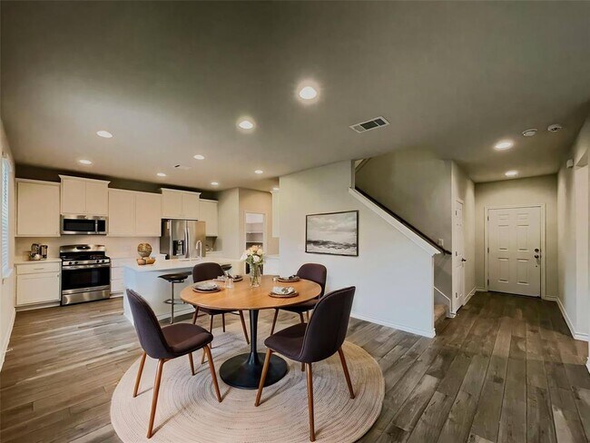 Photo - 1602 Jacey Way
