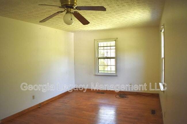 Photo - 148 Upson Cir