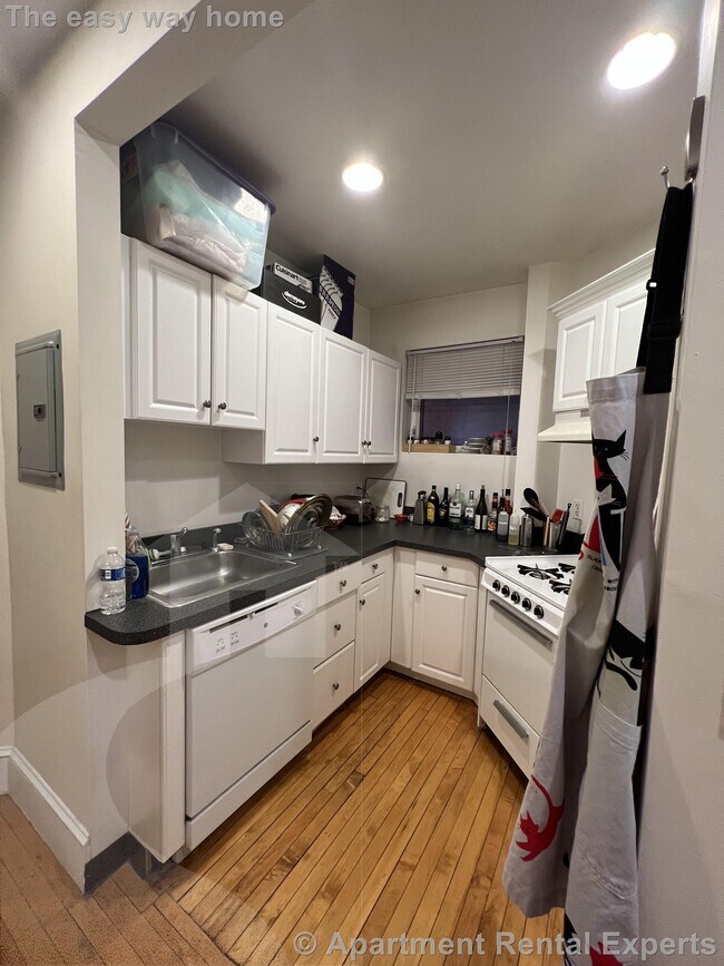 Photo - 331 A Harvard St Unit #2