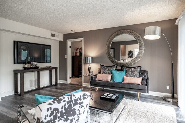 1BR, 1BA - 720SF - Living Room
