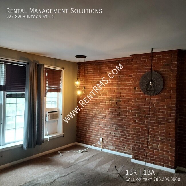 Photo - 927 SW Huntoon St Unit 2