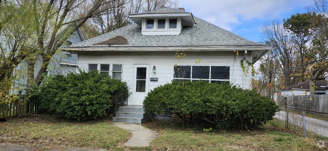 Building Photo - 662 Linden St Rental