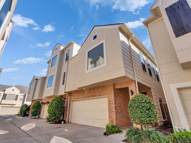 Photo - 3802 Center St