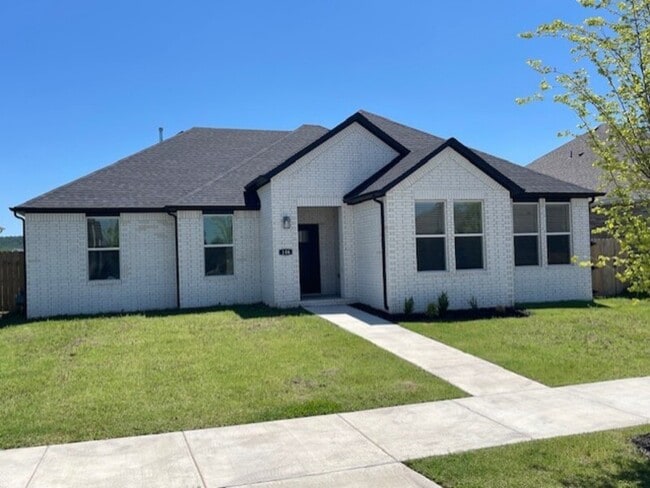 Building Photo - 146 S Harrogate Ln Rental