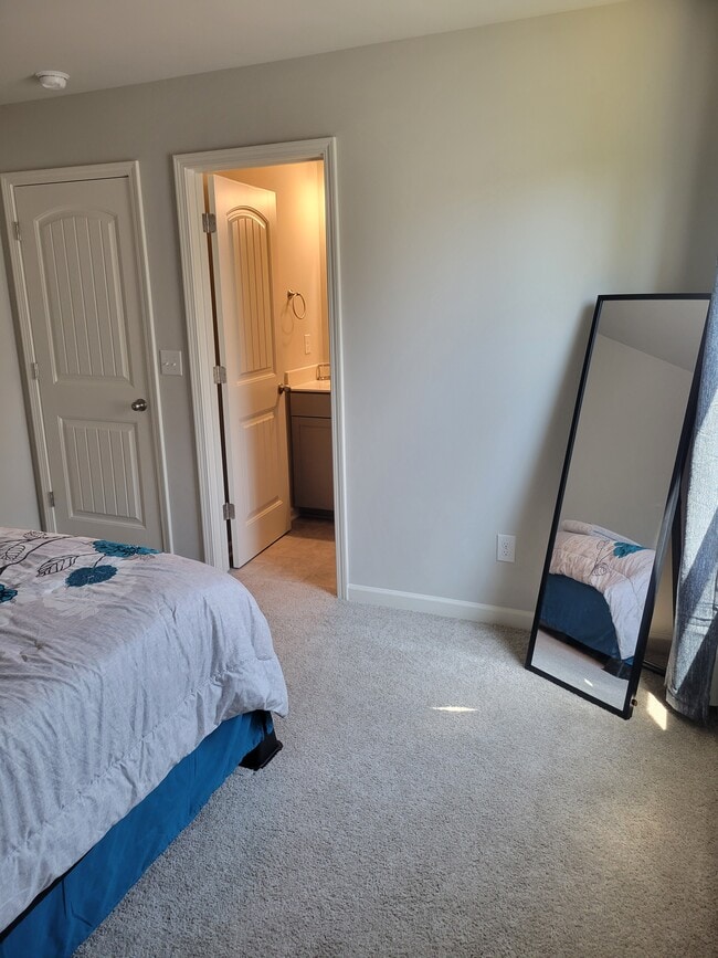 Photo - 121 Garnet Dr