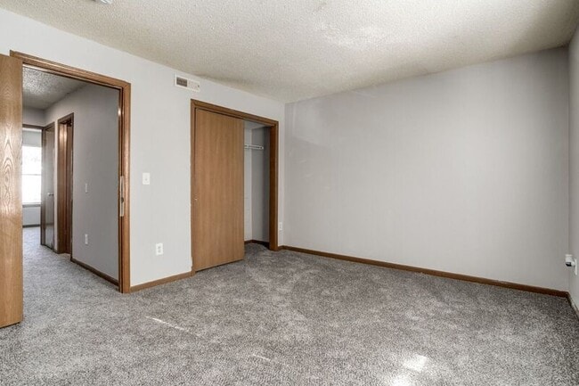 Photo - 2624 Delavan Ave