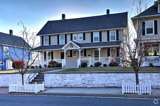 Building Photo - 112 Townsend Ave Rental