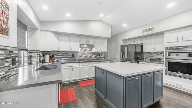 Photo - 2460 E Elgin St