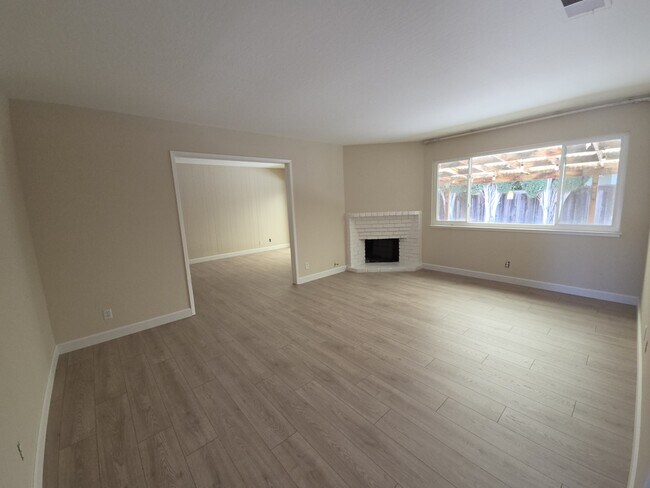 Photo - 1868 Castro Dr