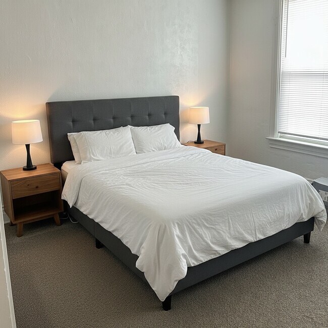 Photo - 626 Baldwin St