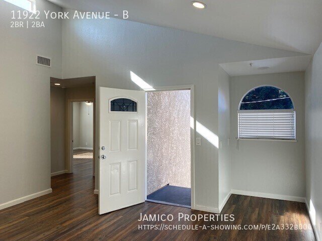 11922 York Ave Unidad B