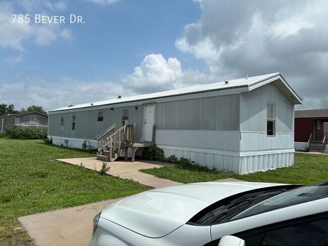 Photo - 785 N Bever Dr