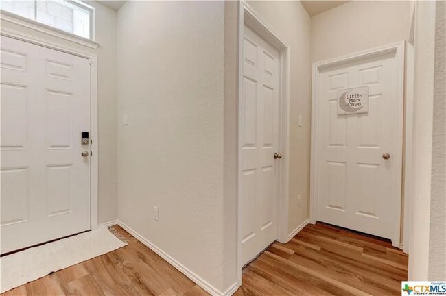 Photo - 2608 Arno St