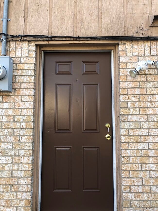 Photo - 1003 Holleman Dr