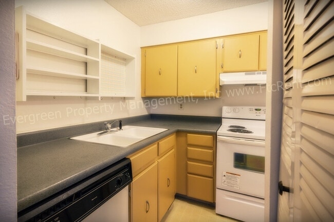 Photo - 1705 Heatheridge Rd