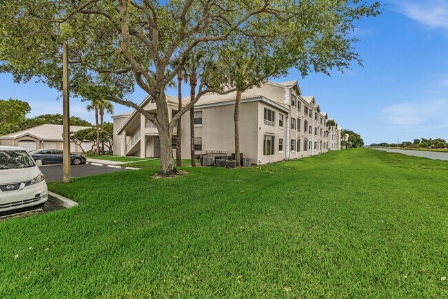 Photo - 2851 N Oakland Forest Dr Unidad 111