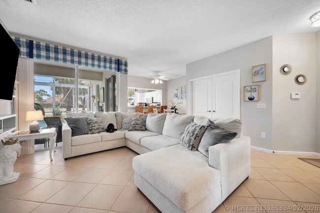 8193 Sandpiper Way