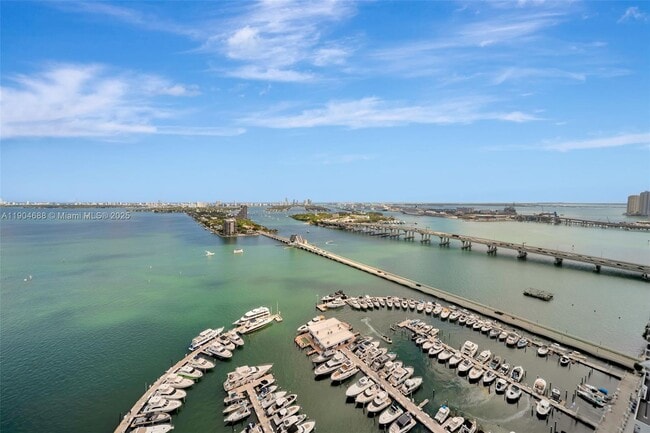 Building Photo - 1717 N Bayshore Dr Unit A-3533