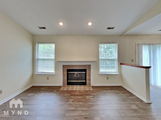 Photo - 704 Treyburn Lakes Way