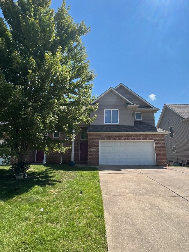 Building Photo - 2747-2751 Wyndham Ct Unit 2751 Wyndham Ct.