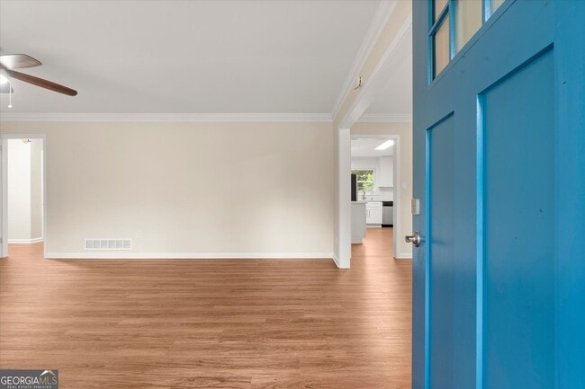 Photo - 174 Cromwell Rd NE