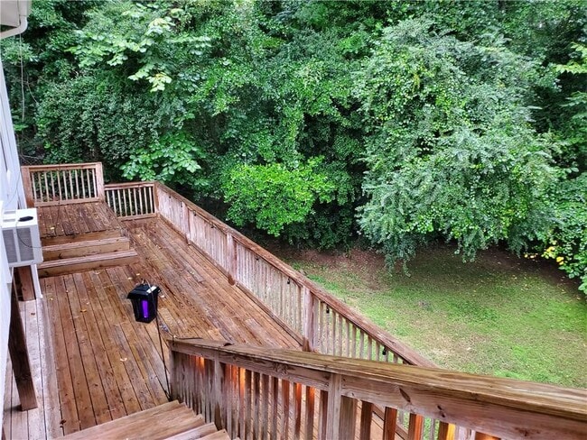 Photo - 2473 Woodacres Rd NE