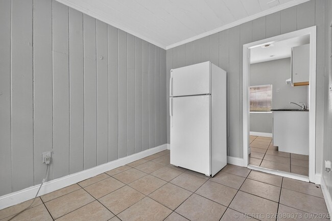 885-887 7th St Unit 200