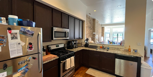 Building Photo - 1438 N Milwaukee Ave Unit 2 Rental