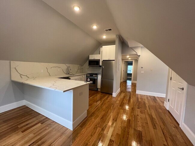 Photo - 163 Morrison Ave Unit 3