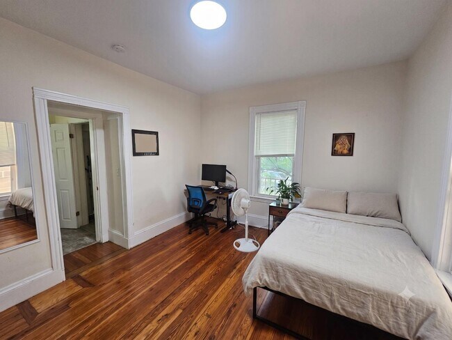 1304 Broadway
