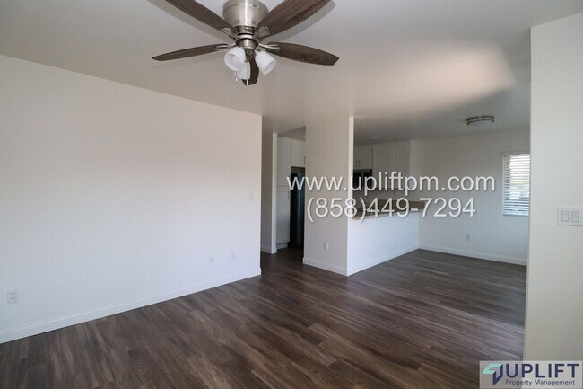 Building Photo - 820 Scranton St Unit A
