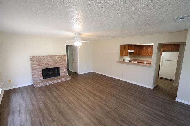 Photo - 6714 Windrift Way