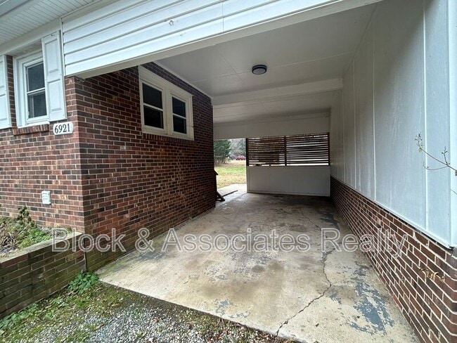 Photo - 6921 Spencer-Dixon Rd