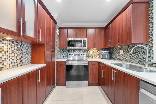 20100 W Country Club Dr Unit PH09