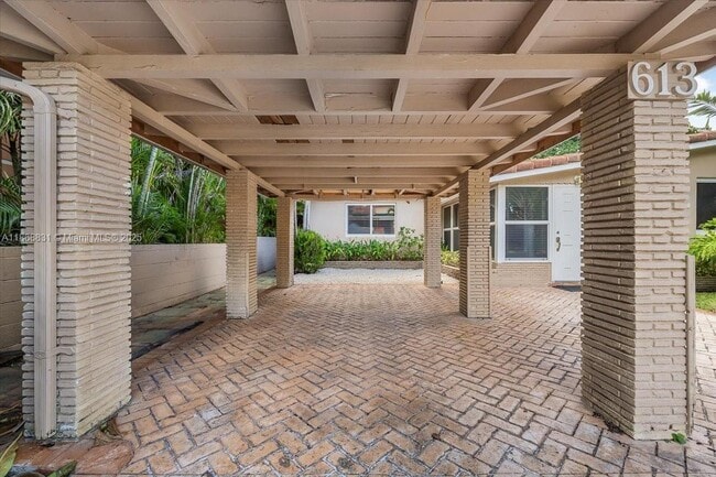 Photo - 613 NE 17th Terrace