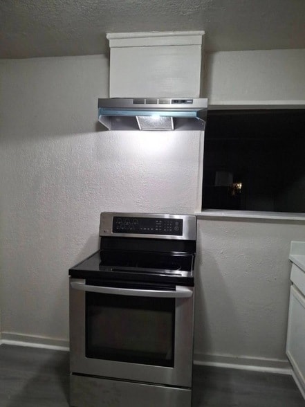 Photo - 5401 Doolittle Blvd