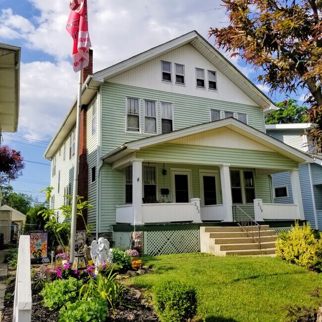 221 Olentangy St Townhome Townhome Rental in Columbus OH