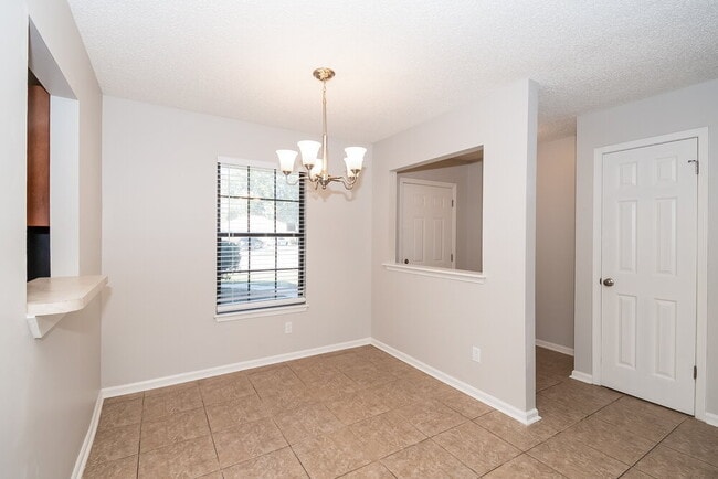 Photo - 10827 Carrington Ct