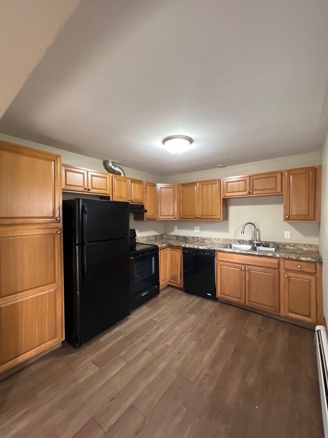 Building Photo - 110 1/2 6th Ave SE #2 Unit A110-02