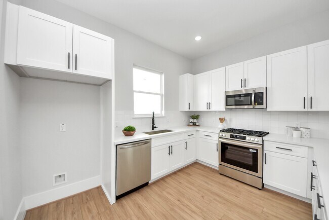 Photo - 4818 Cochran St