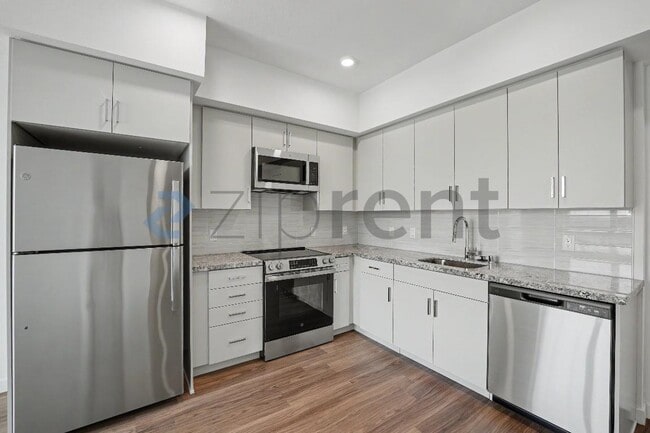 Building Photo - Unit 412