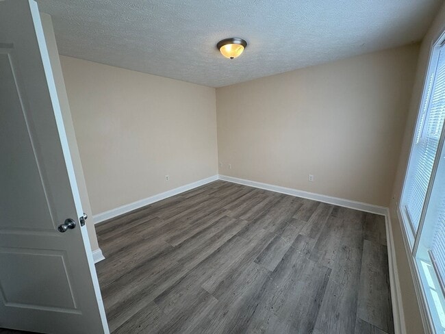 Photo - 730 Twisted Oak Dr NW