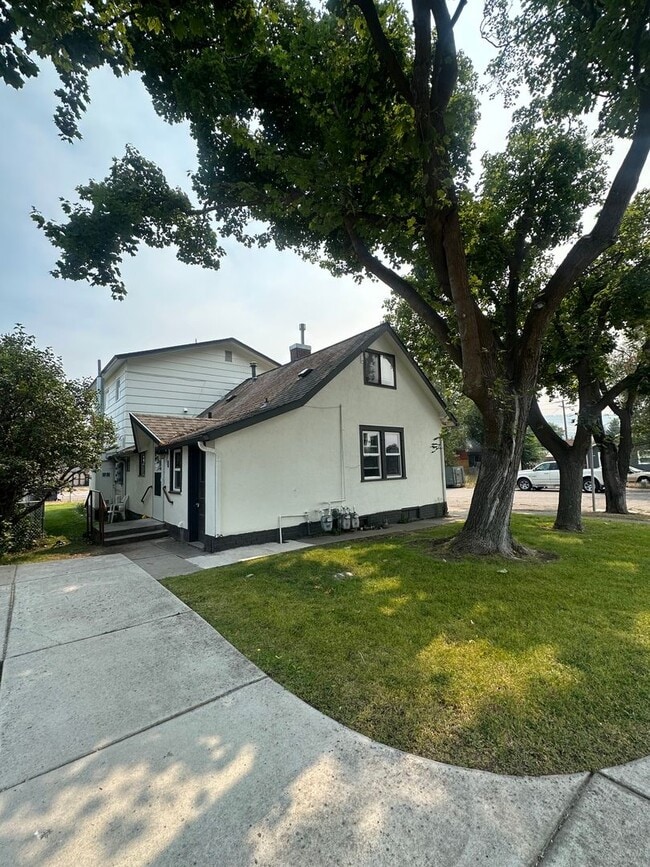 2356 Dixon Ave Unit 1