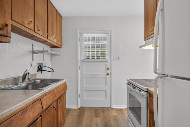 Photo - Cozy 2 bedroom duplex
