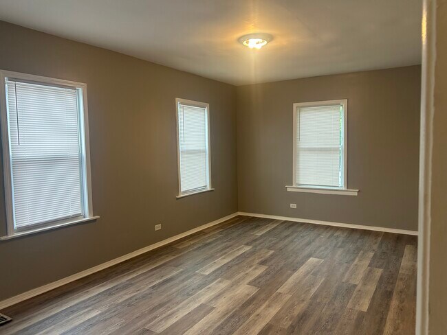 Photo - 8459 S Morgan St Unit 2