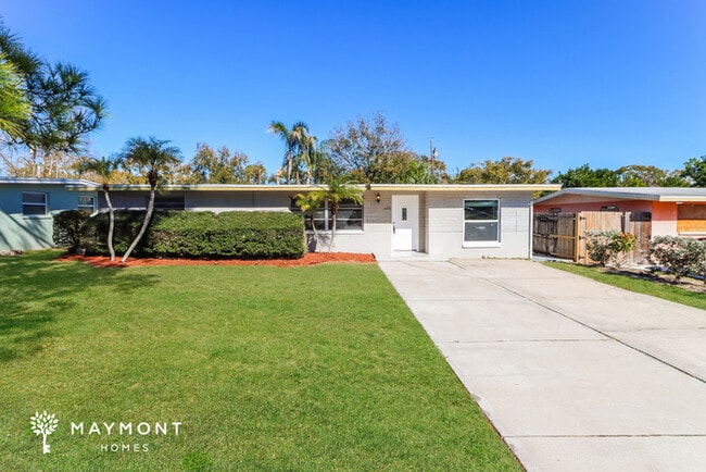 Building Photo - 2250 Norman Dr