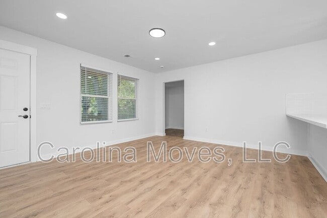 Photo - 10 Valley View Dr